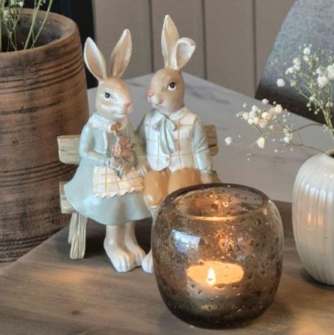 Hovedbilde Kaninpar på benk