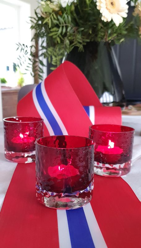 Lysglass bølget rød lite