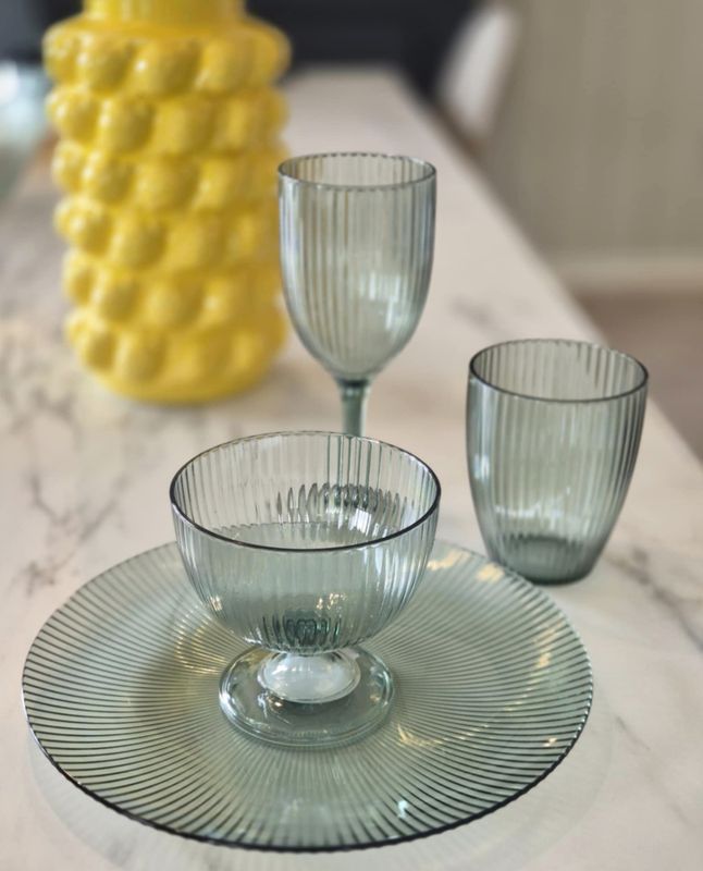 Glass på stett PS Plast